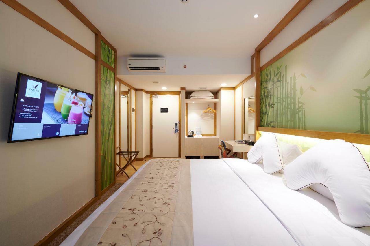 Verse Luxe Hotel Wahid Hasyim Jakarta Exterior photo